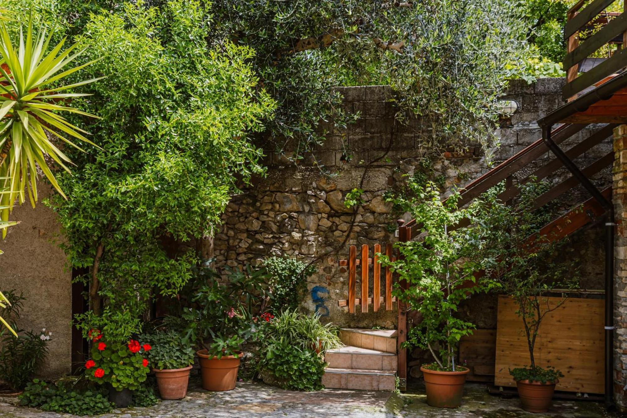 Cozy Castello Manerba del Garda Exterior foto